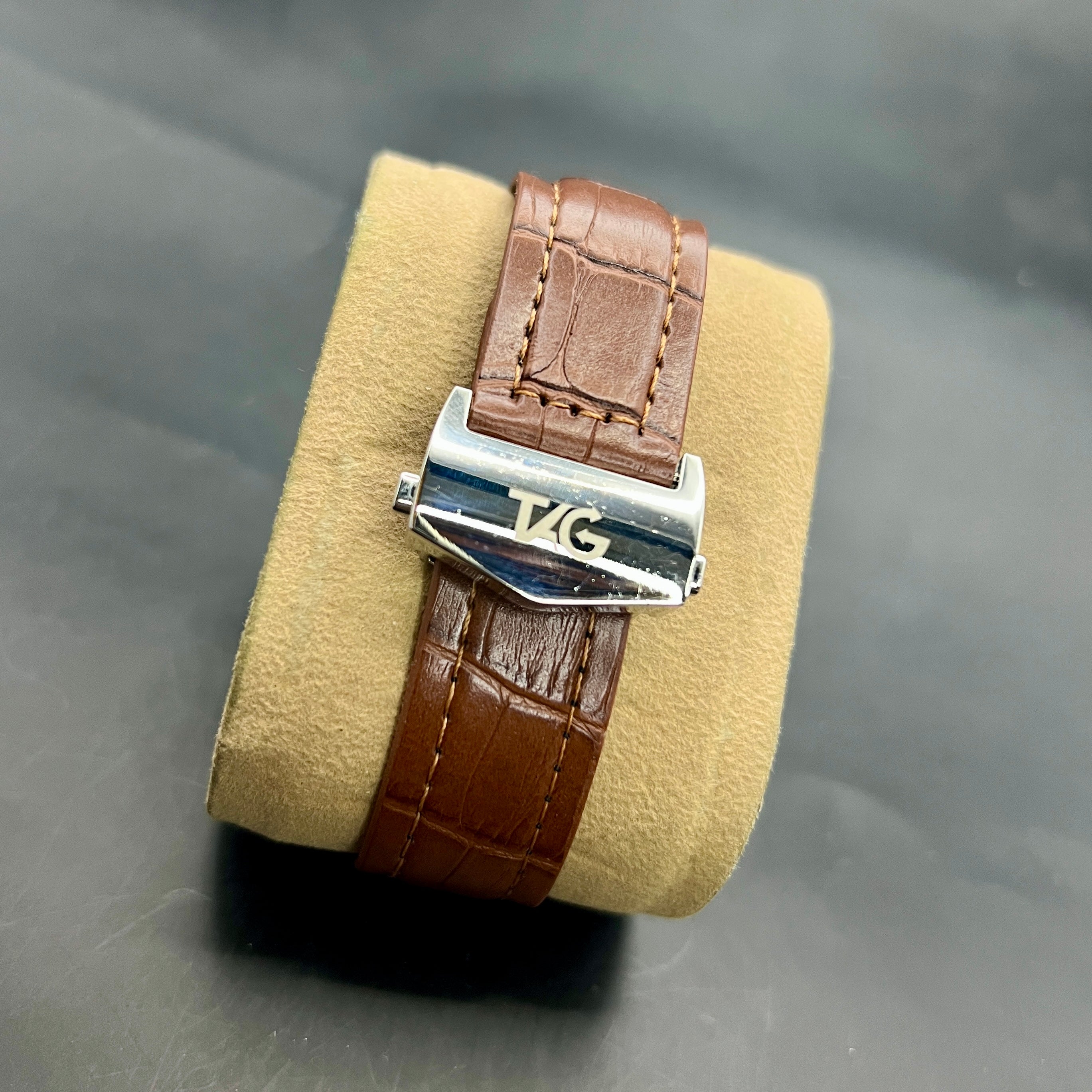 Carrera Brown with White